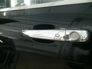 2011-2022 Jeep Grand Cherokee Gray Front Chrome Exterior Door Handle - Left (Driver) (Used OEM)