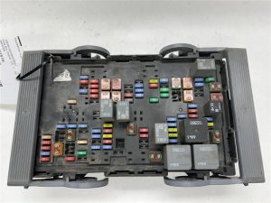 2010-2014 Chevrolet Tahoe Engine Fuse Box (Used OEM)