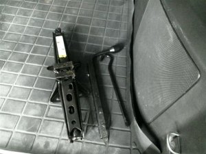 2010-2017 GMC Terrain Scissor Jack and Tool Kit (Used OEM)