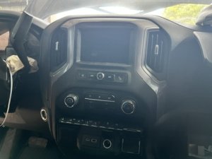 2020 GMC Sierra 2500 HD Infotainment Display and Control Panel (Used OEM)