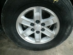2007-2010 GMC Sierra Silver 17x7.5 6-Spoke Machined Silver Alloy Wheel (Used OEM)