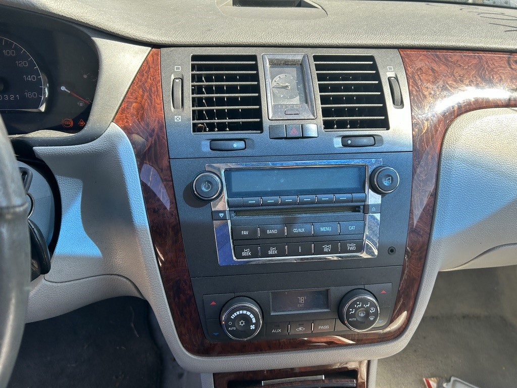 2007-2008 Cadillac SRX AM-FM Stereo Multi-Disc CD Player Radio (Used OEM)