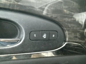 2009-2017 Chevrolet Traverse Front Door Seat Memory Switch - Left (Driver) (Used OEM)