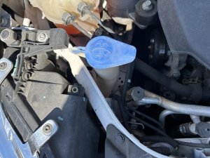 2013-2016 Lincoln MKZ Washer Fluid Reservoir Assembly with Pump (Used OEM)