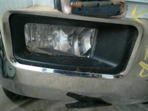 2007-2013 Chevrolet Avalanche Fog Light - Right (Passenger) (Used OEM)