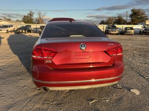 2012-2017 Volkswagen CC Burgundy Roof Mounted Antenna (Used OEM)