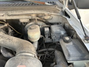 1999-2001 Ford F-550 Super Duty Engine Fuse Box (Used OEM)