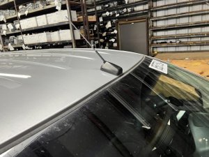 2011-2015 Lincoln MKX Silver Roof Mounted Antenna Base (Used OEM)