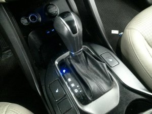 2013-2014 Kia Sorento Floor Transmission Shift Lever (Used OEM)