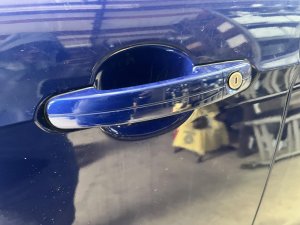 2013-2019 Ford Escape Blue Exterior Door Handle with Key Cylinder Hole - Front, Left (Driver) (Used OEM)