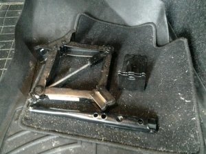 2015-2017 Chrysler 200 Scissor Jack (Used OEM)