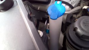 2011-2013 Kia Sorento Washer Fluid Reservoir and Pump Assembly (Used OEM)