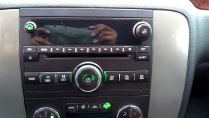 2011-2021 GMC Savana 2500 AM-FM-CD Radio with Display (Used OEM)