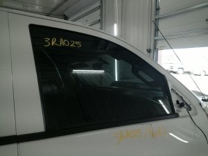 2015-2019 GMC Sierra 2500 HD Door Glass - Front, Right (Passenger) (Used OEM)