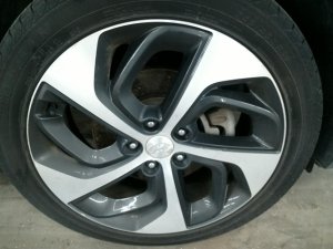 2016-2018 Hyundai Tucson 19x7.5 10-Spoke Machined Charcoal Alloy Wheel (Used OEM)