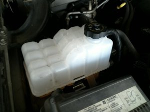 2002-2004 GMC Sierra Engine Coolant Reservoir with Low Coolant Sensor (Used OEM)
