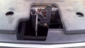 2007-2014 GMC Sierra 2500 HD Hood Latch (Used OEM)