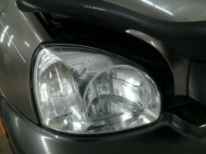 2004-2006 Hyundai Santa Fe Halogen Headlight Assembly - Right (Passenger) (Used OEM)