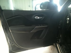 2019-2023 Jeep Cherokee Black Door Interior Trim Panel with Power Windows and Power Locks - Front, Left (Driver) (Used OEM)