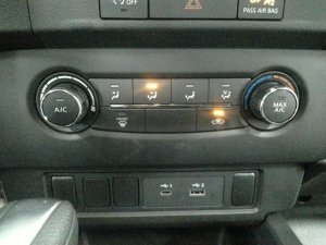 2023-2025 Nissan Frontier Manual Temperature Control Assembly (Used OEM)