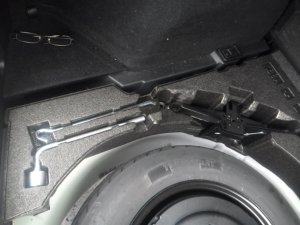 2017-2024 Mazda CX-5 Scissor Jack Assembly (Used OEM)