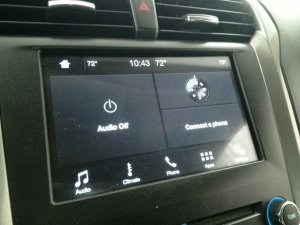 2017-2020 Ford Fusion 8" Infotainment Display Screen (Used OEM)