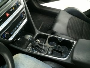 2018-2019 Hyundai Sonata Black Front Floor Console Assembly with Rear Vent (Used OEM)