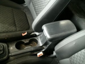 2018-2023 Kia Rio Black Front Floor Console Assembly (Used OEM)
