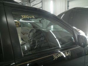2004-2010 Toyota Sienna Door Glass - Front, Right (Passenger) (Used OEM)