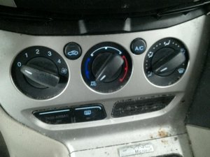 2013-2014 Ford Focus Manual Temperature Control Module (Used OEM)