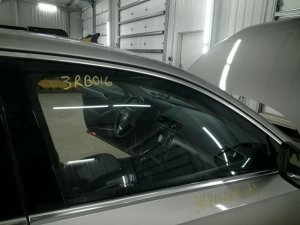 2012-2022 Volkswagen Passat Door Glass - Front, Right (Passenger) (Used OEM)