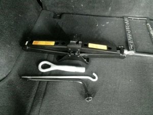 2015-2025 Nissan Murano Scissor Jack (Used OEM)