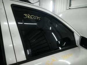 2001-2006 Hyundai Santa Fe Door Glass - Front, Right (Passenger) (Used OEM)