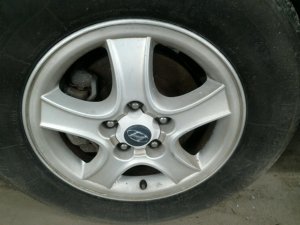 2001-2004 Hyundai Santa Fe 16x6.5 5-Spoke Alloy Wheel (Used OEM)