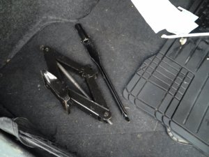 2019-2025 Nissan Altima Scissor Jack (Used OEM)