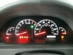 2005-2006 Toyota Camry MPH Speedometer Instrument Cluster (Used OEM)