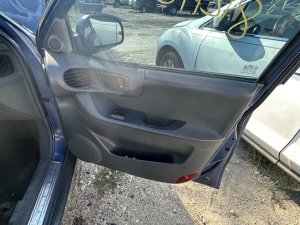 2001-2006 Hyundai Santa Fe Gray Door Interior Trim Panel - Front, Right (Passenger) (Used OEM)
