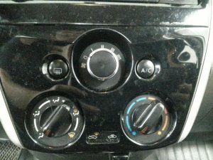 2015-2019 Nissan Versa Note Heated Seat Temperature Control Module (Used OEM)