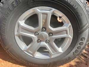 2018-2023 Jeep Wrangler Silver 5-Spoke Tech Silver Alloy Wheel (Used OEM)