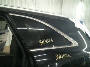 2016-2020 Kia Sorento 4-Door Quarter Glass with Molding - Left (Driver) (Used OEM)