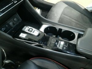 2020-2022 Hyundai Sonata Black Front Floor Console Panel with Rear Vent and USB Port (Used OEM)