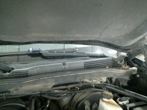 2015-2020 Chevrolet Suburban Windshield Wiper Arm - Left (Driver) (Used OEM)