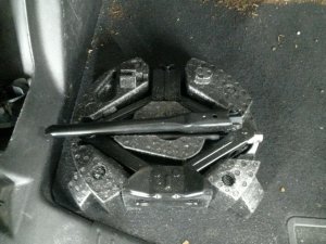 2015-2019 Lincoln MKC Scissor Jack (Used OEM)