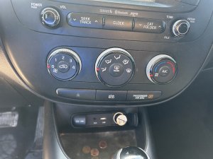 2014-2016 Kia Soul Chrome Manual Temperature Control with Heated Seats and Rear Wiper (Used OEM)