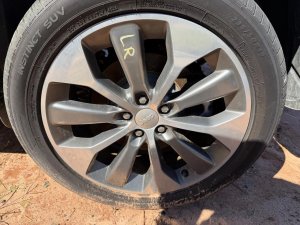 2019-2022 Jeep Cherokee Black 19x7.5 5-Spoke Polished Hyper Black Alloy Wheel (Used OEM)