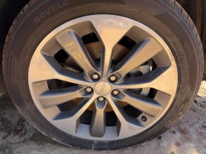 2019-2022 Jeep Cherokee Black 19x7.5 5-Spoke Polished Hyper Black Alloy Wheel (Used OEM)