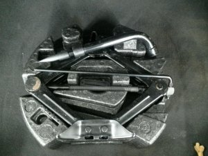 2012-2018 Ford Focus Scissor Jack (Used OEM)