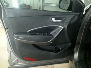 2017-2019 Hyundai Santa Fe Black Door Interior Trim Panel with Power Windows and Locks - Front, Left (Driver) (Used OEM)