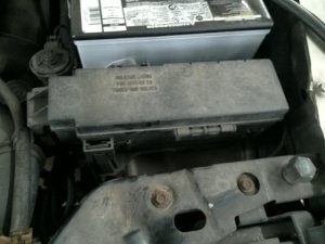 2005-2007 Jeep Liberty Engine Fuse Box (Used OEM)