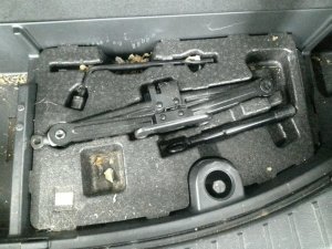 2013-2020 Hyundai Santa Fe Scissor Jack (Used OEM)